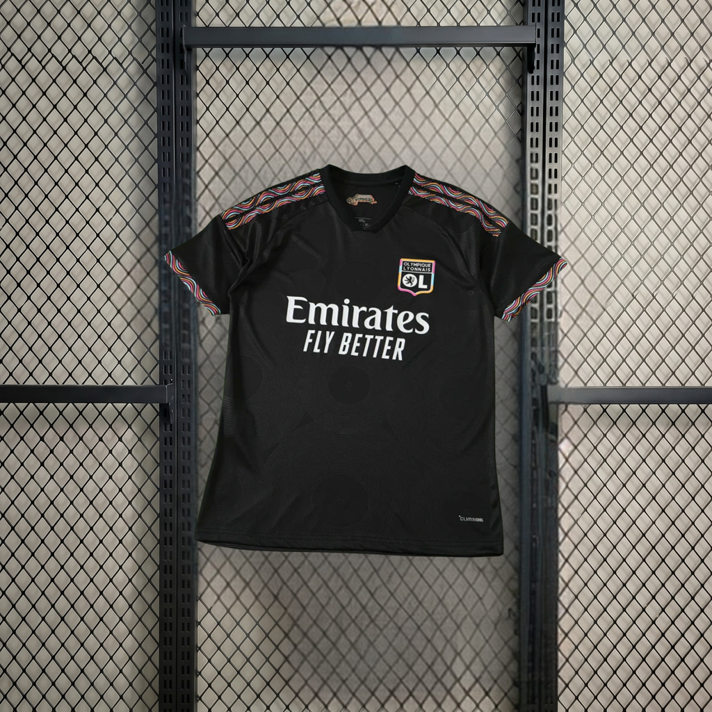 Olympique Lyon third 26/27