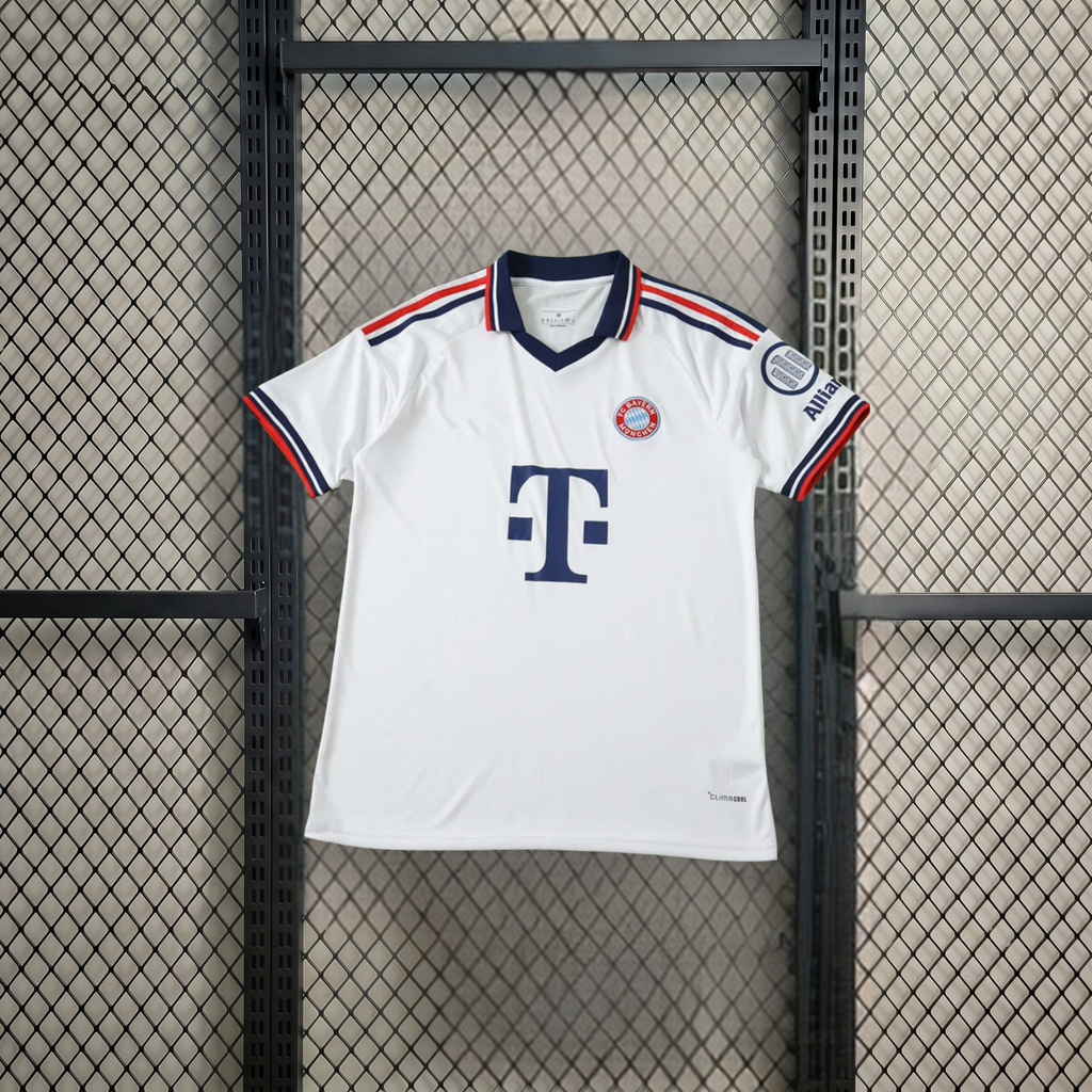 Bayern Munchen away 26/27