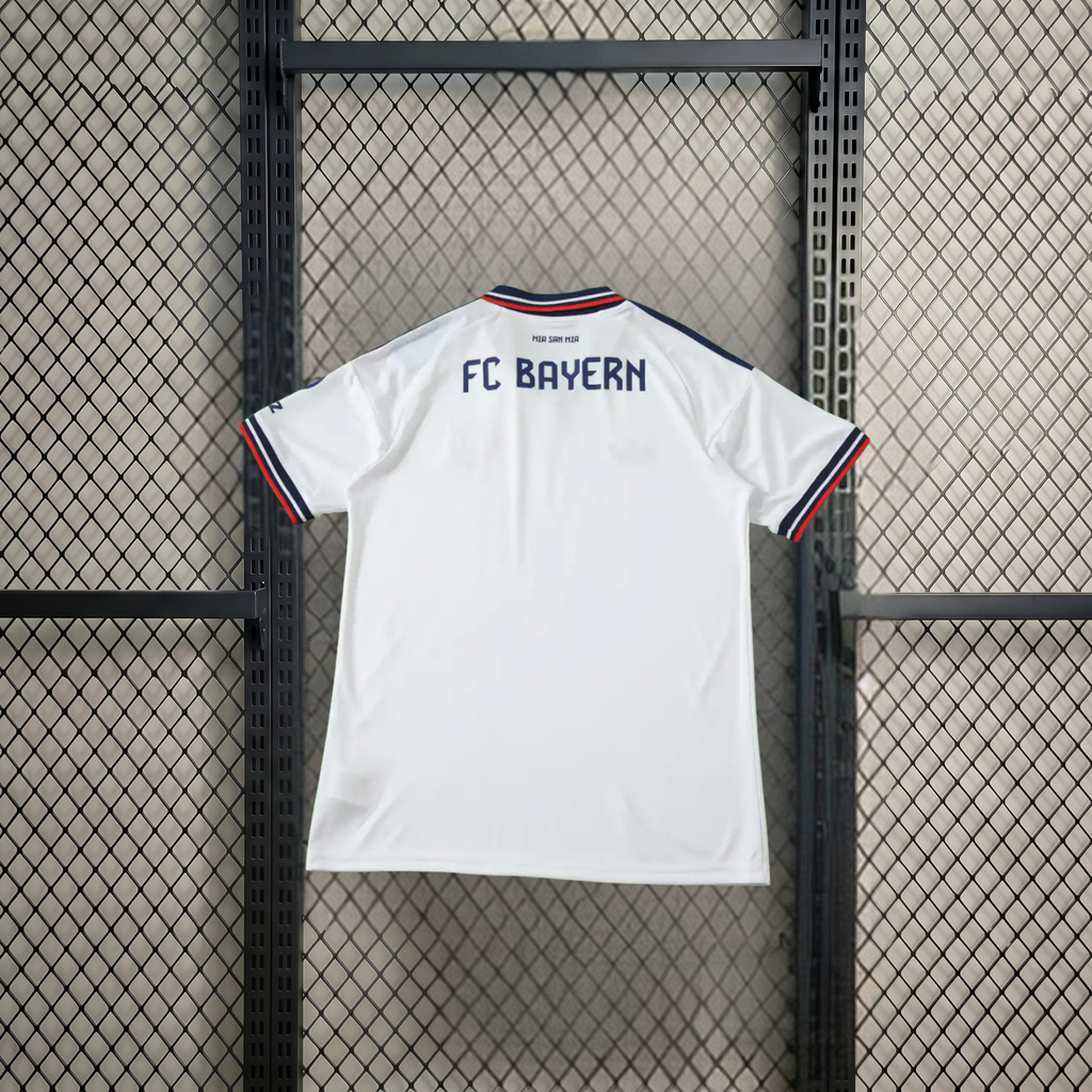 Bayern Munchen away 26/27
